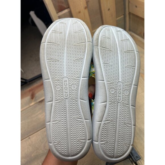 CROCS Iconic Comfort Swiftwater Wave Graphic Green Tropical Flats W9 US9 204770 - Picture 8 of 8